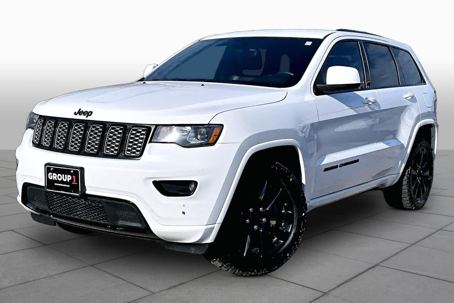 Used 2018 Bright White Clearcoat Jeep Altitude image 37