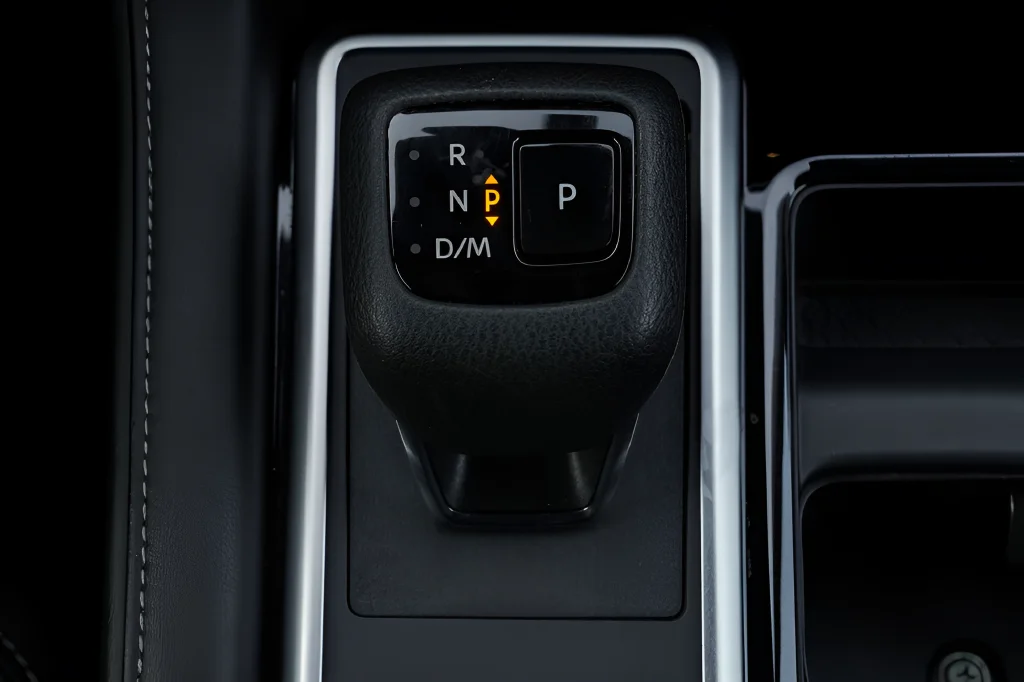 2024 Nissan Pathfinder SV - Photo 40