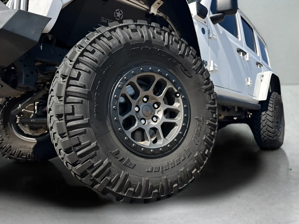 Used 2022 White Jeep Unlimited Rubicon 4xe image 27