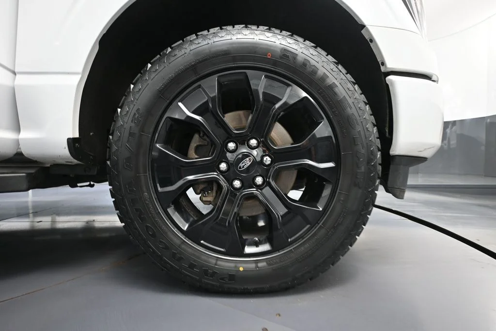 Used 2022 White Ford Lariat image 18