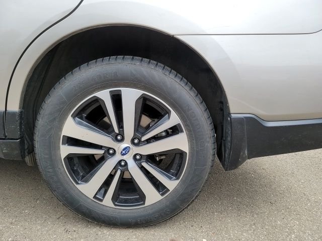 Used 2018 Tungsten Metallic Subaru 2.5i image 14