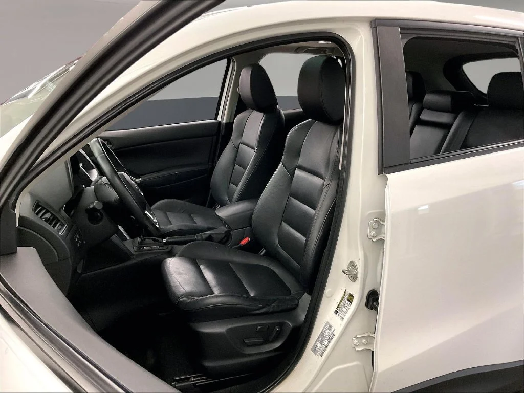 Used 2014 White Mazda Grand Touring image 30