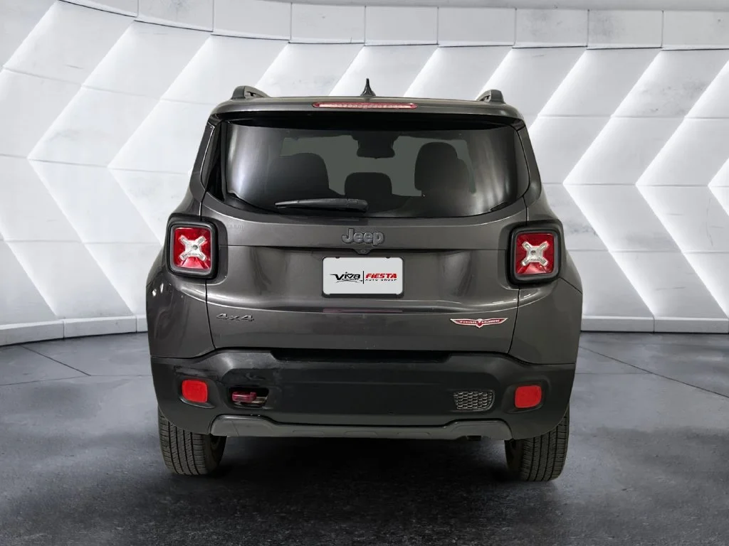 Used 2017 Gray Jeep Trailhawk image 5