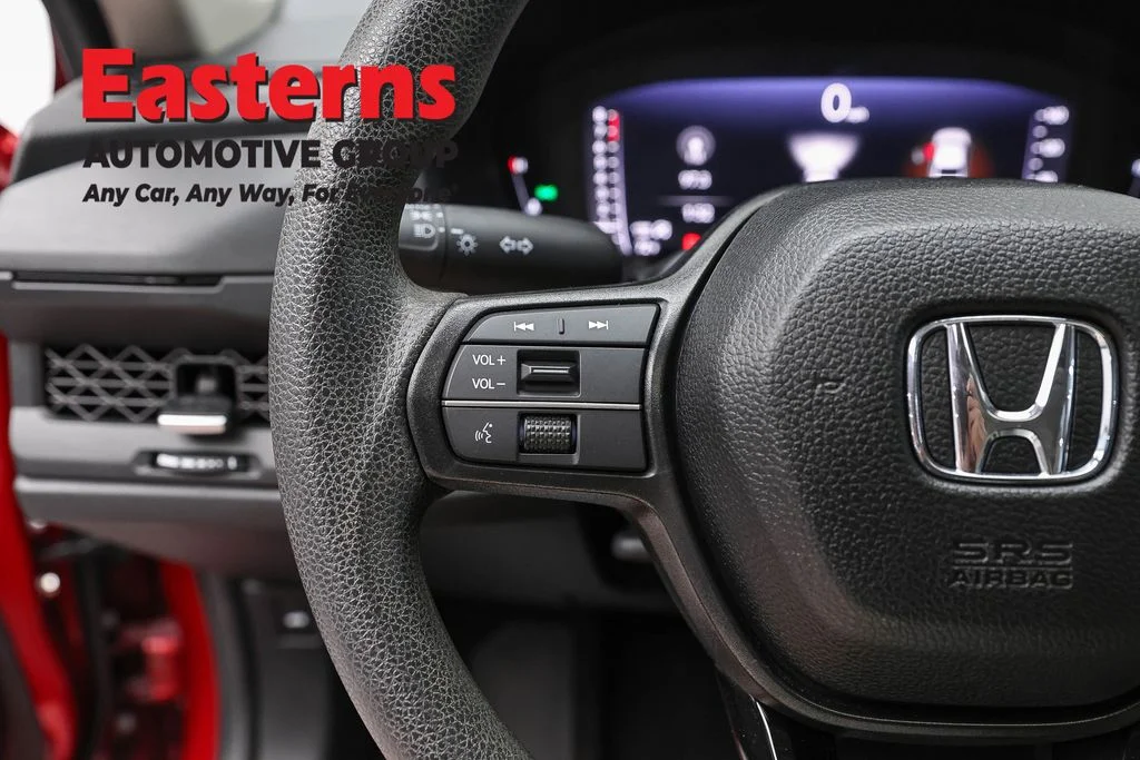 Used 2025 Red Honda SE image 15