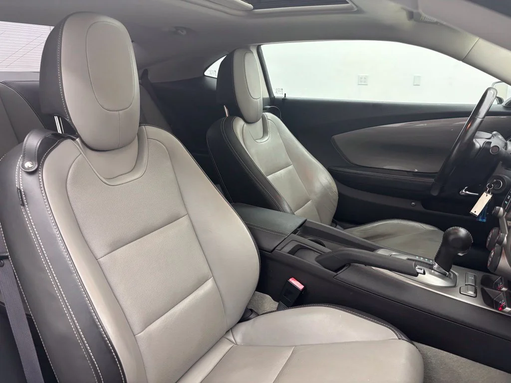Used 2015 White Chevrolet 2LT image 30