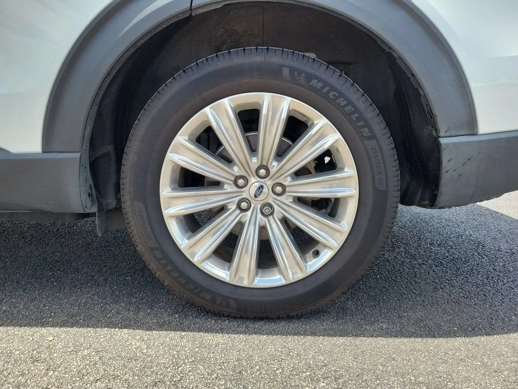 Used 2020 White Ford Limited image 34