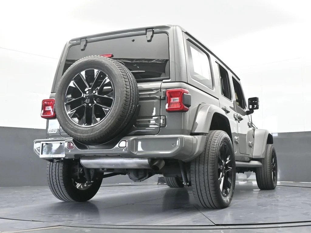 Used 2022 Sting-Gray Clearcoat Jeep Unlimited Sahara High Altitude image 64