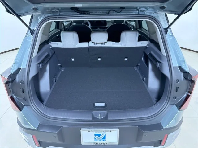 New 2027 ICEBERG GREEN Kia LX image 11