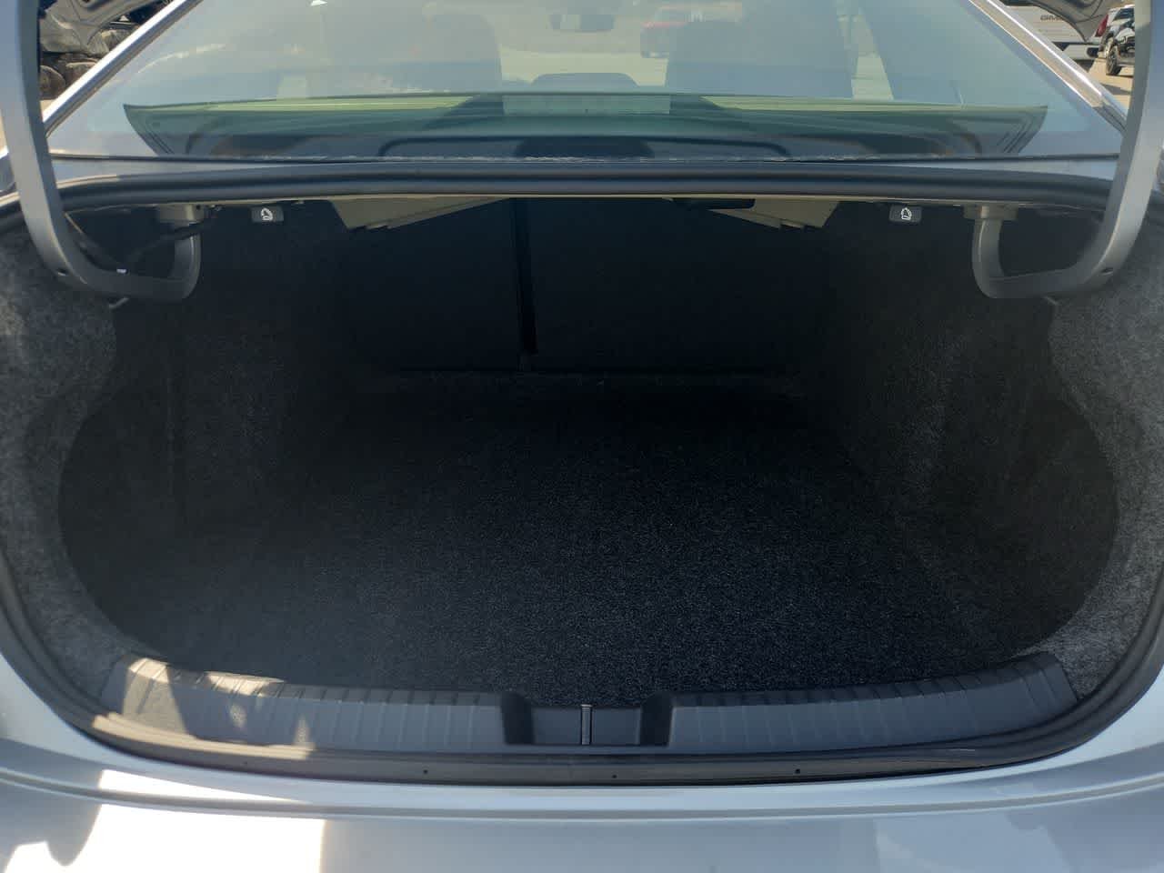 2025 Volkswagen Jetta SE - Photo 16
