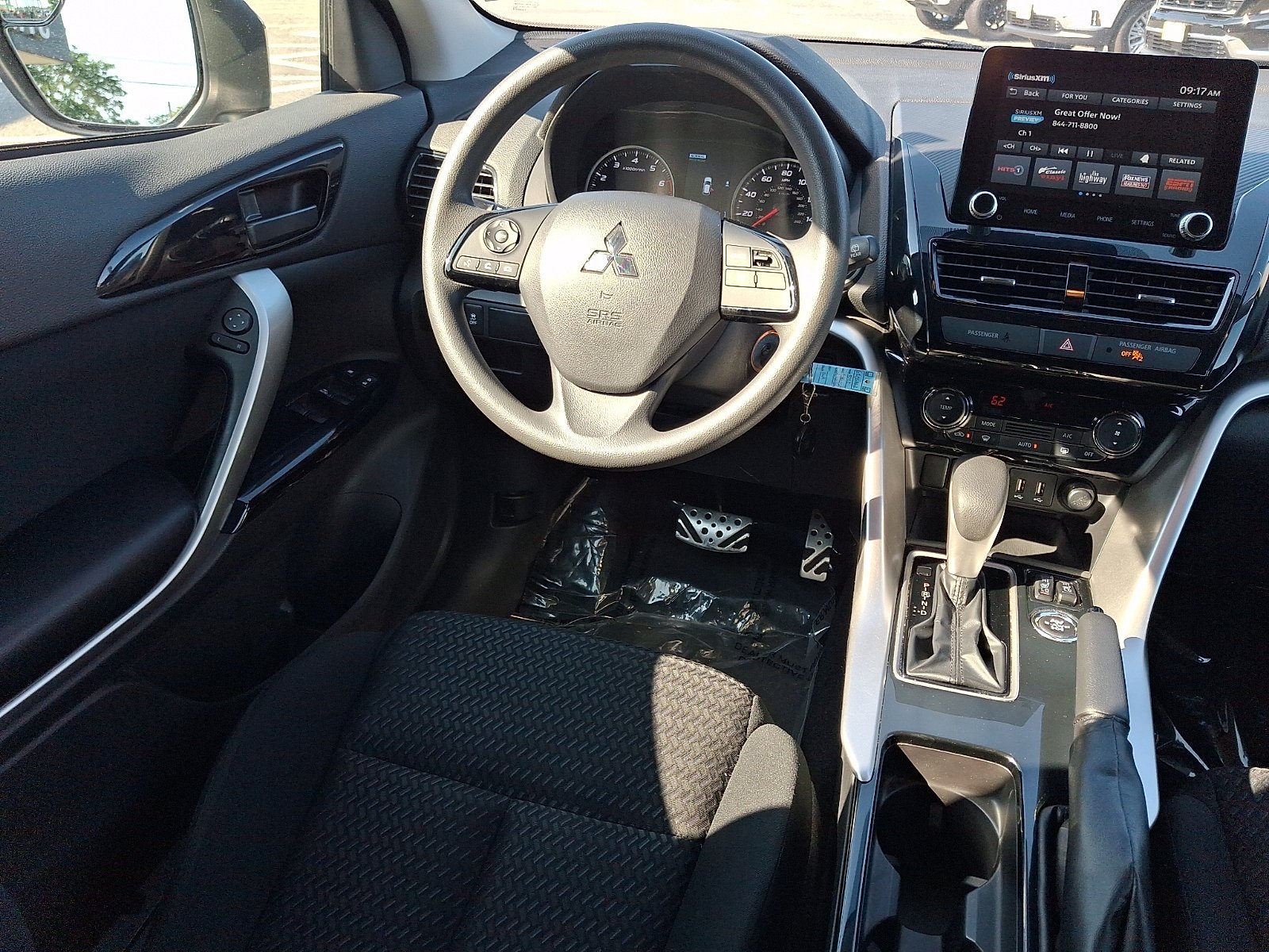 Used 2022 Labrador Black Pearl Mitsubishi LE image 14