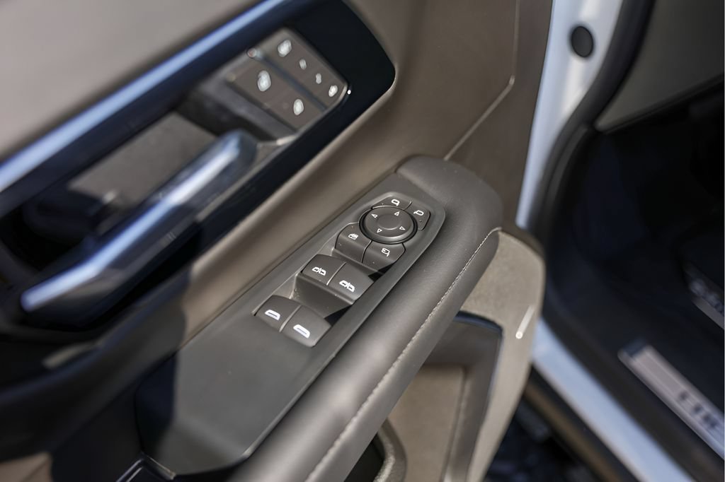 2026 Chevrolet Suburban Z71 - Photo 23