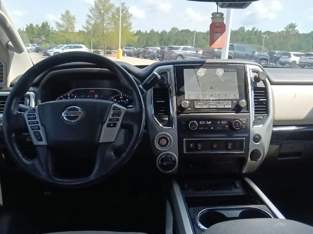 Used 2021 White Nissan SV image 27