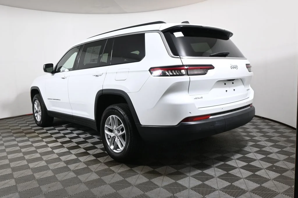 Used 2024 White Jeep Laredo image 5