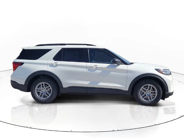 New 2027 White Metallic Ford Active image 4