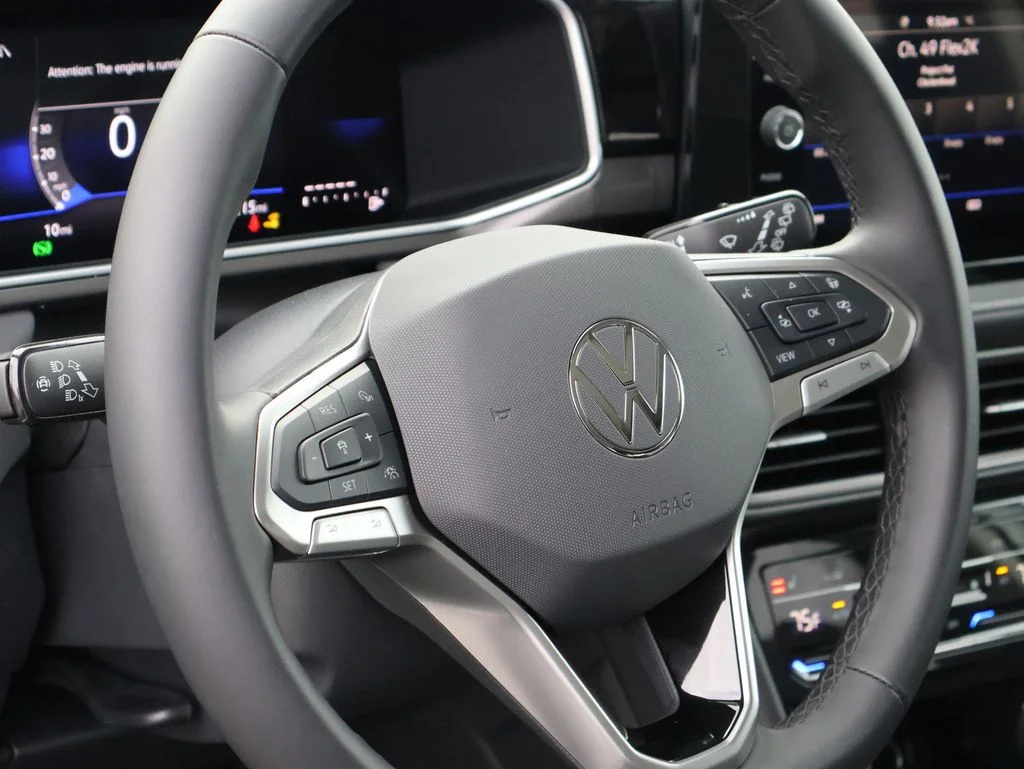 New 2026 White Volkswagen 1.5T SE Black image 21