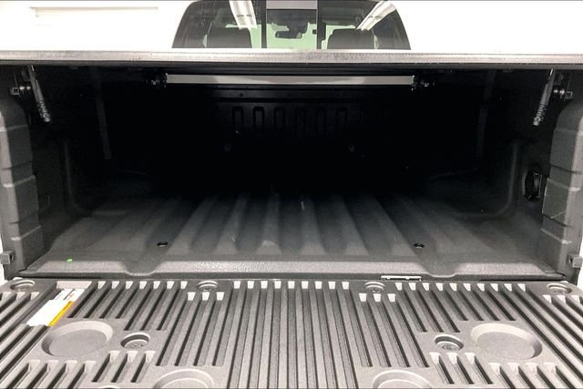 New 2026 Glacier White Nissan S image 16