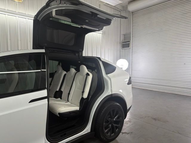 2022 Tesla Model X Long Range - Photo 14