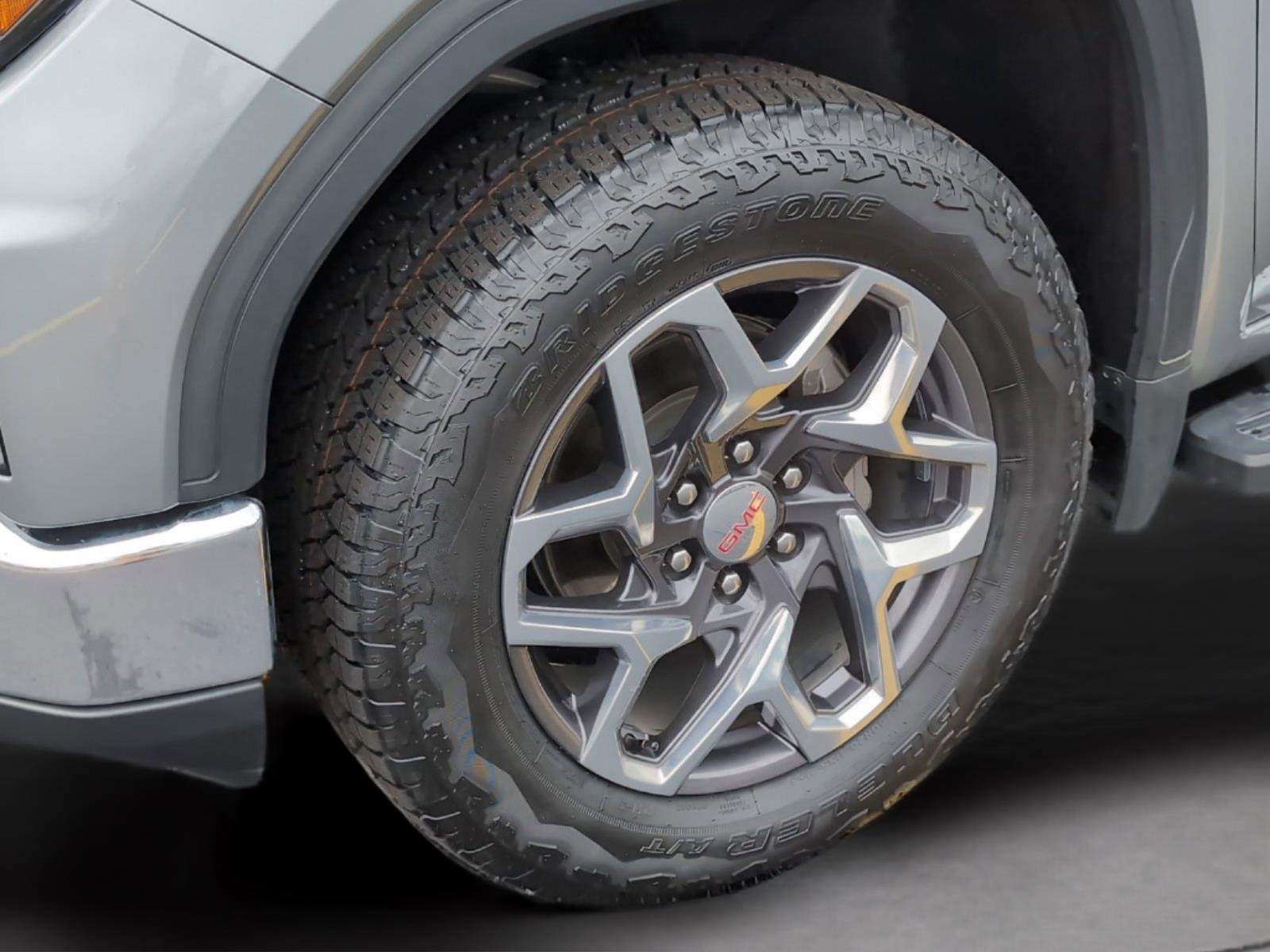 Used 2024 Sterling Metallic GMC SLT image 34