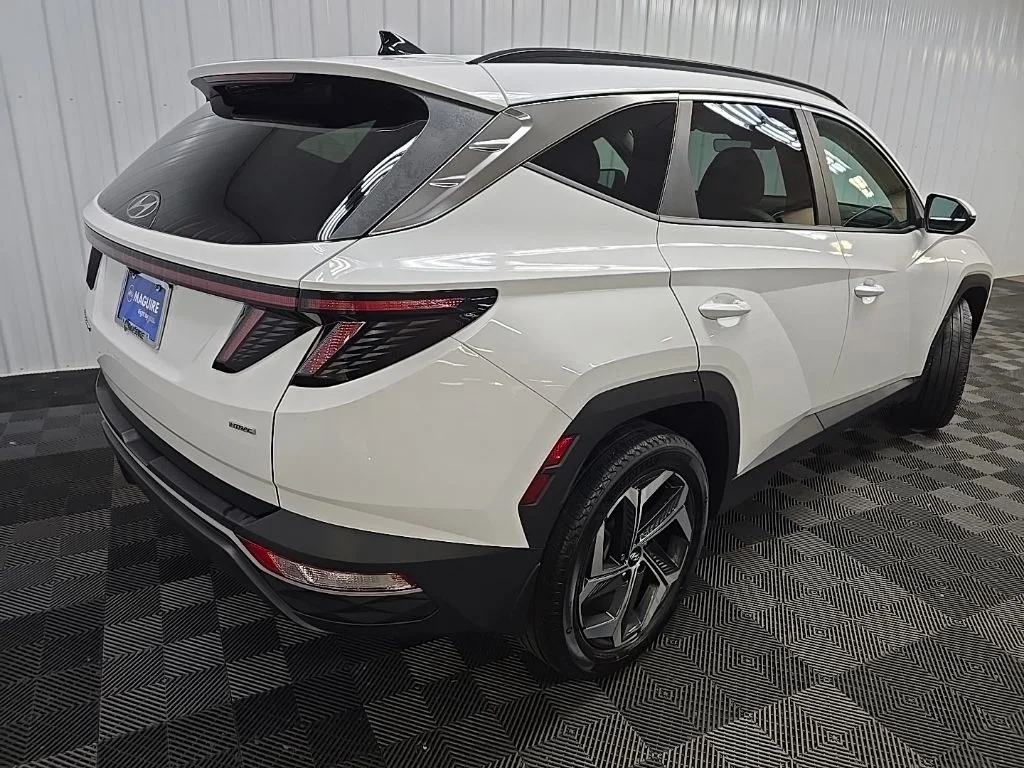 Used 2023 White Pearl Hyundai SEL image 12