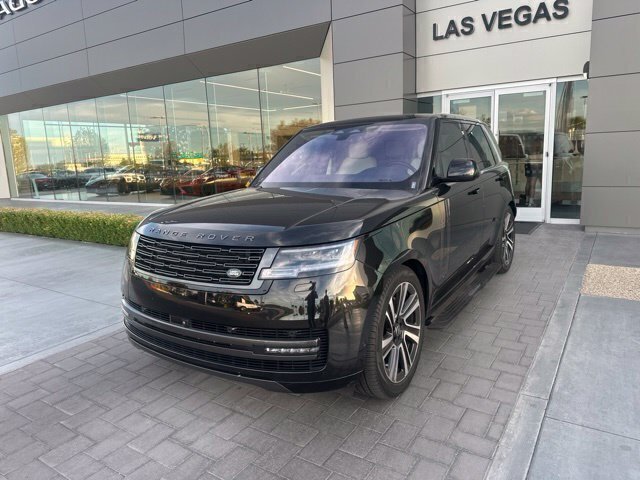 Used 2023 Black Land Rover SE image 1