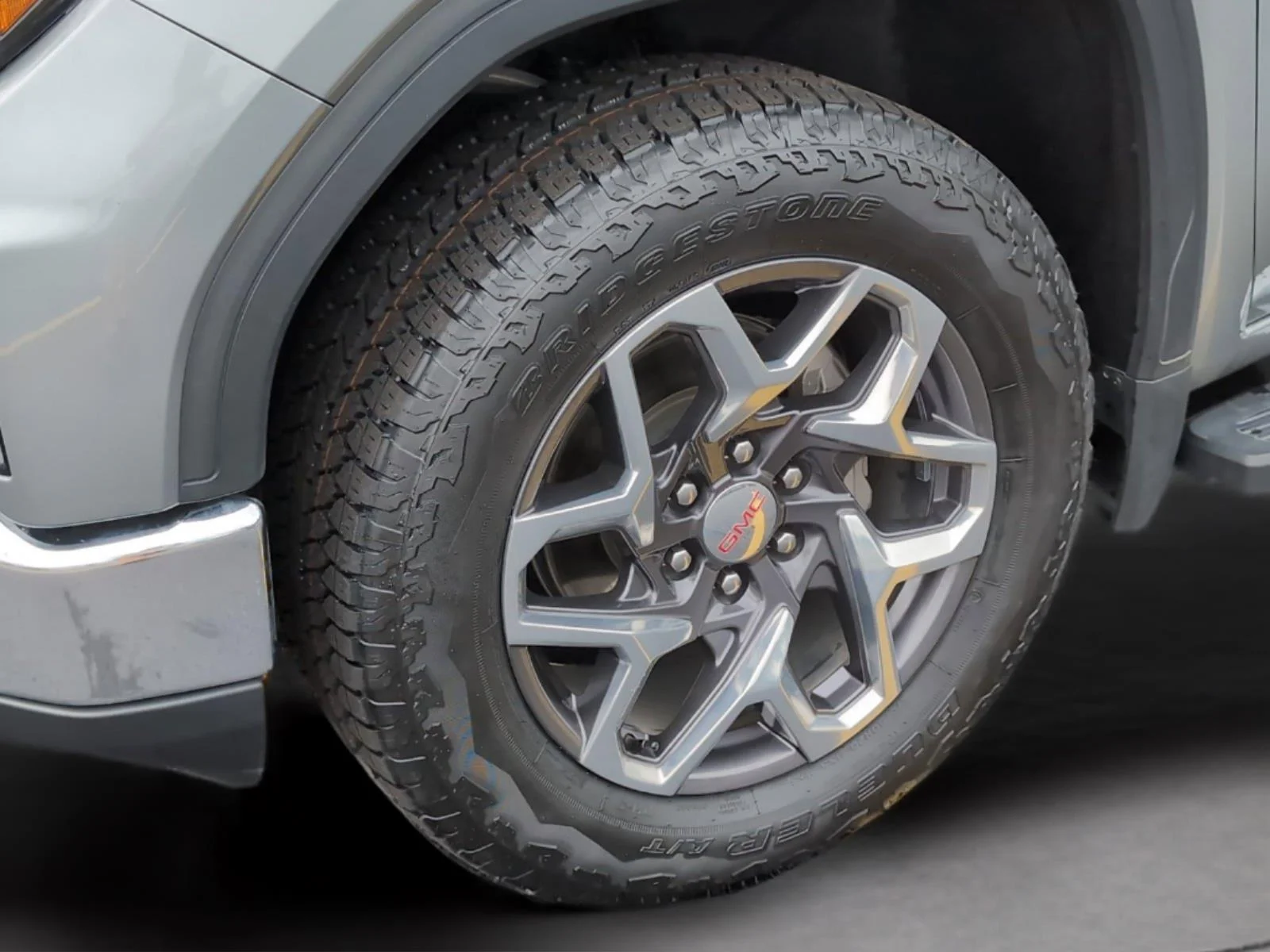 Used 2024 Sterling Metallic GMC SLT image 34