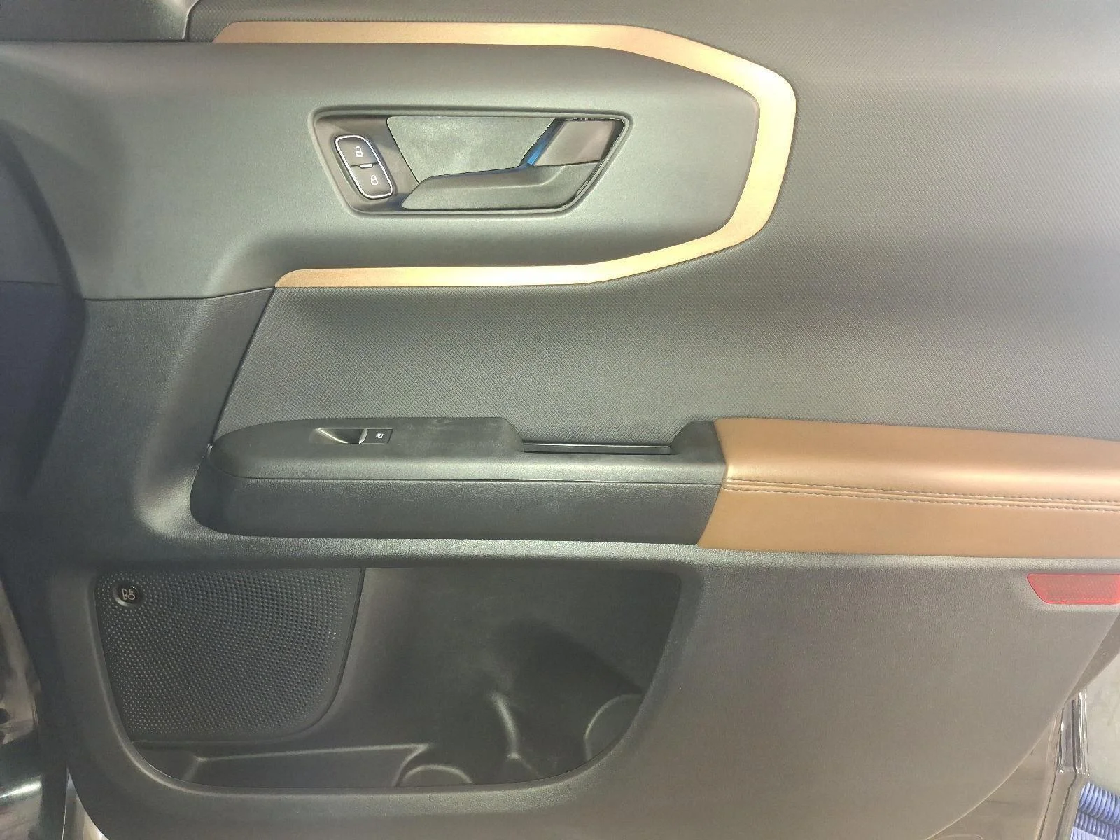 Used 2023 Shadow Black Ford Outer Banks image 14