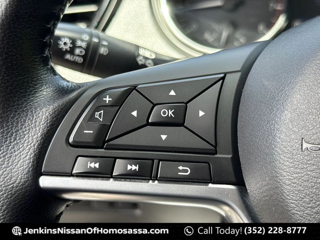 Used 2022 Black Nissan SV image 40