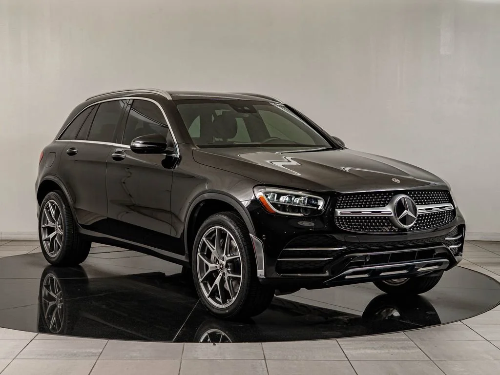 Used 2022 Black Mercedes-Benz GLC 300 image 3
