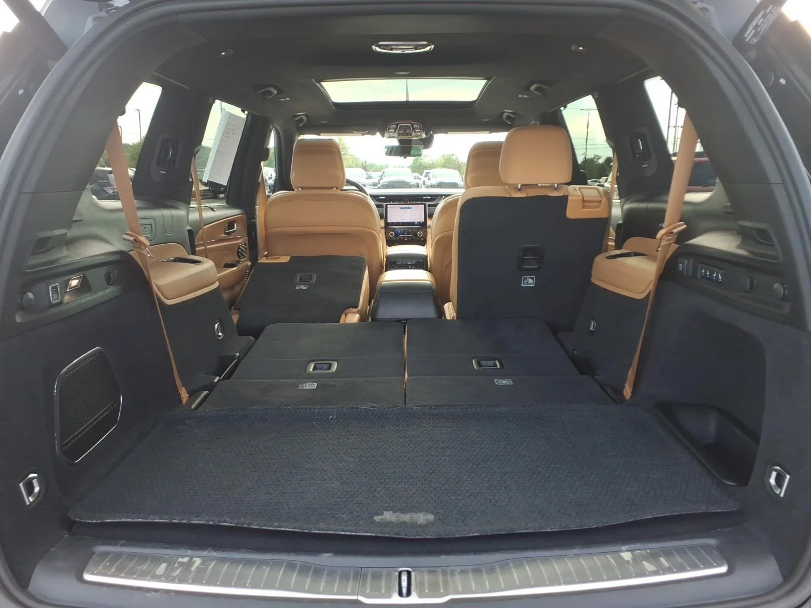 Used 2023 Diamond Black Crystal Pearlcoat Jeep Summit Reserve image 30