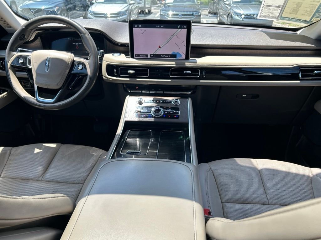 Used 2023 Black Lincoln Reserve image 10