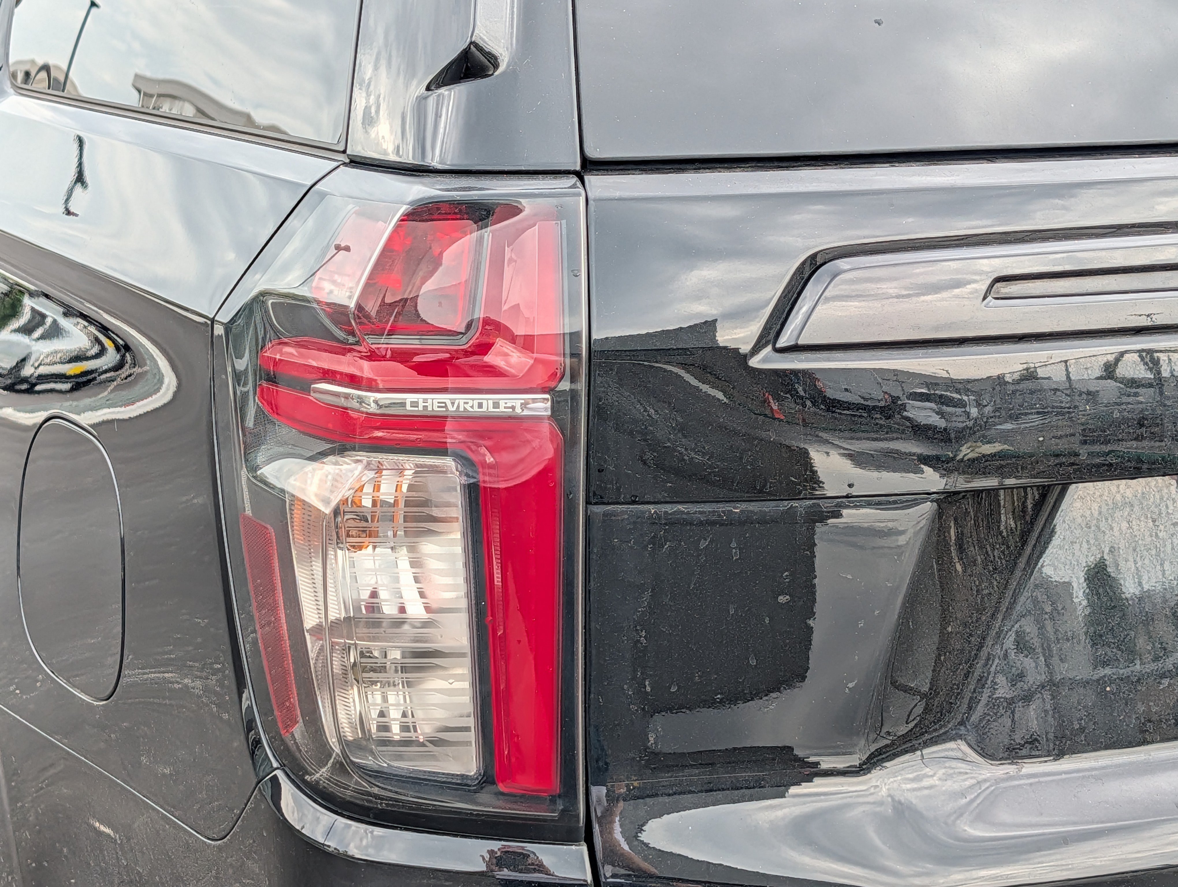 2023 Chevrolet Suburban RST - Photo 17