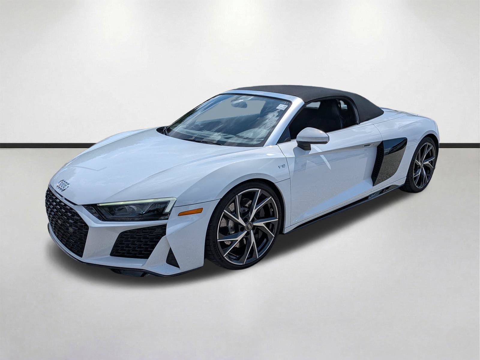 Used 2023 Suzuka Gray Metallic Audi V10 performance image 11