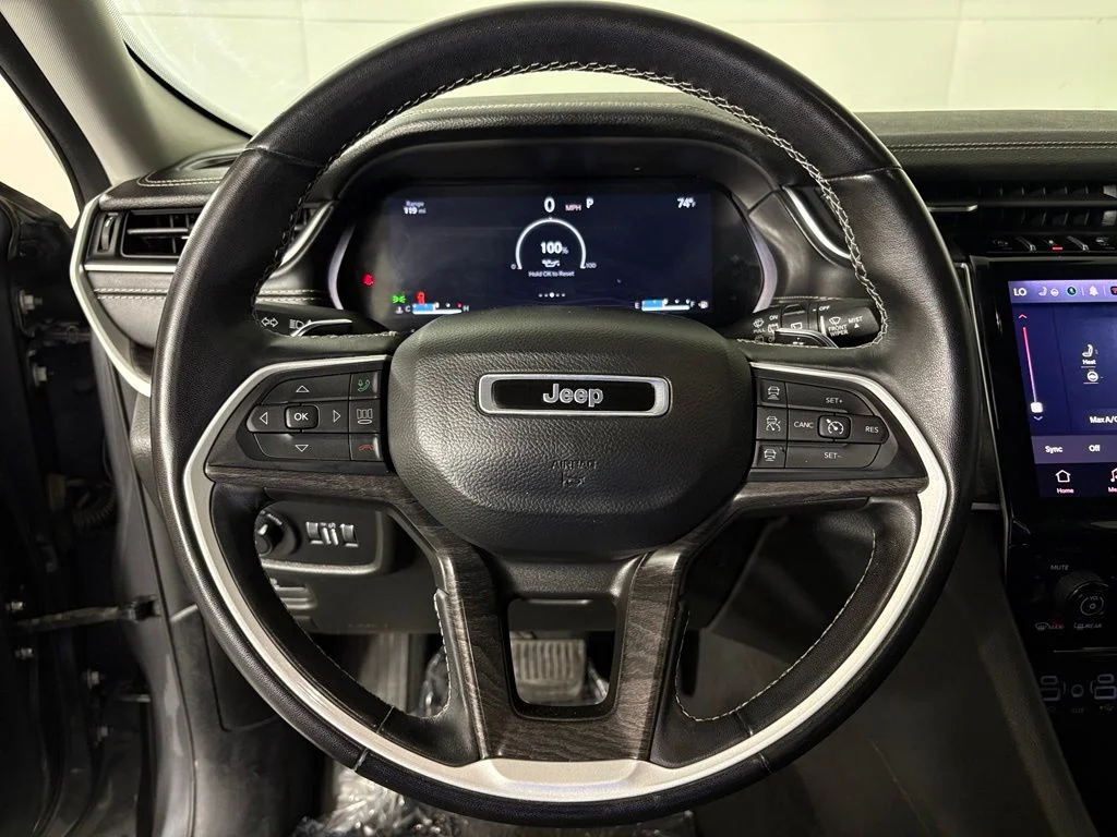 Used 2022 Gray Jeep Limited image 19