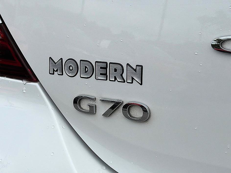 Used 2023 Uyuni White Genesis 3.3T image 26