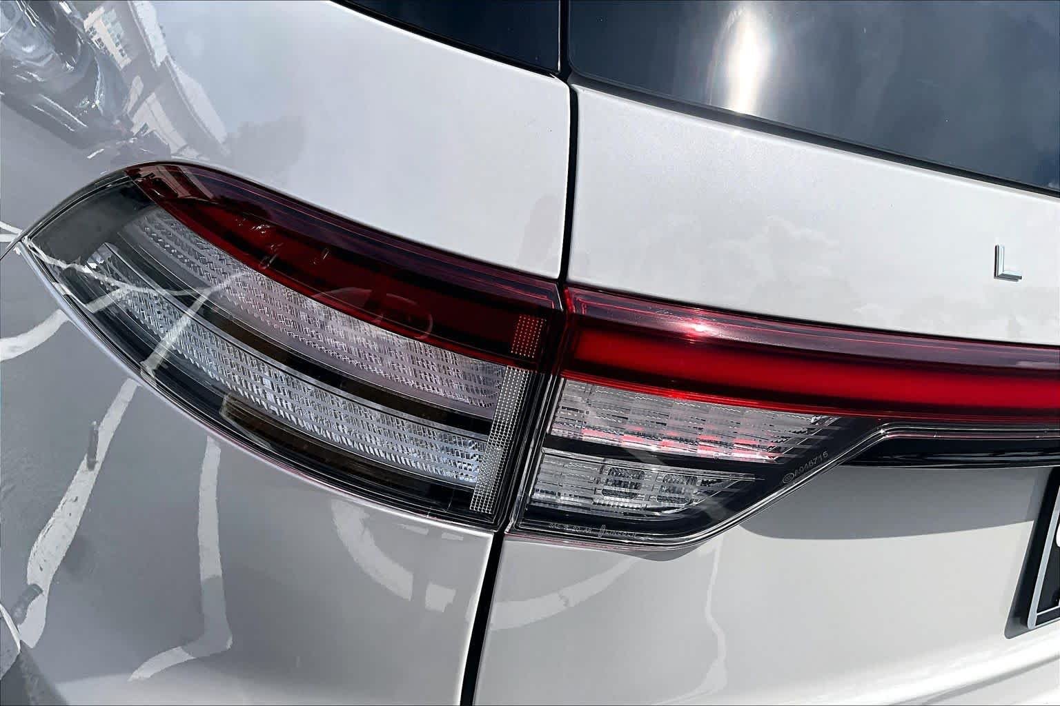 Used 2025 Ceramic Pearl Metallic Tri-Coat Lincoln Reserve image 47