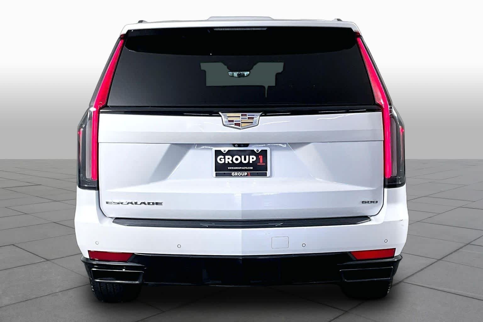 Used 2021 CRYSTAL WHITE TRICOAT Cadillac Sport image 5