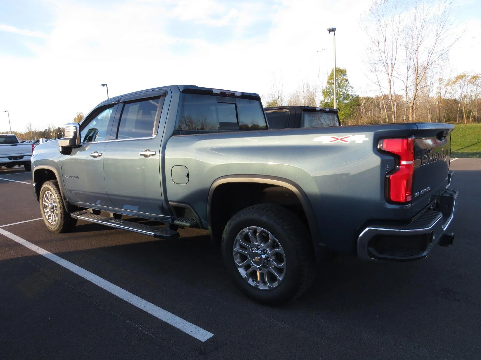 Used 2024  CHEVROLET TRUCK  image 9