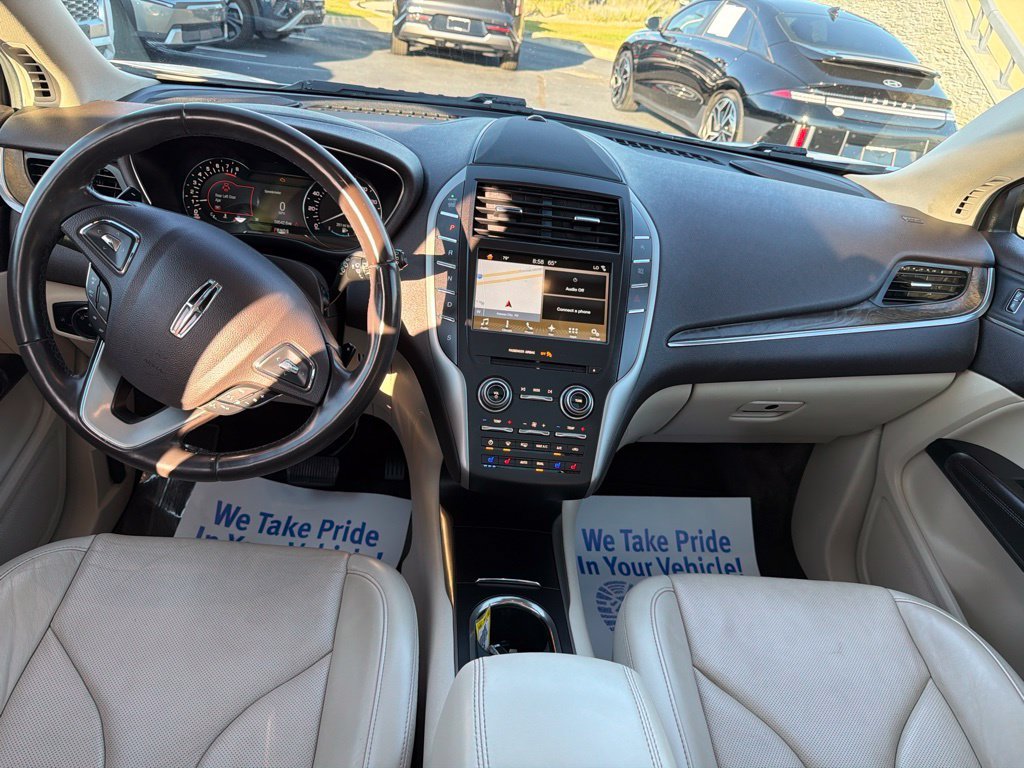 Used 2017 White Lincoln Reserve image 14