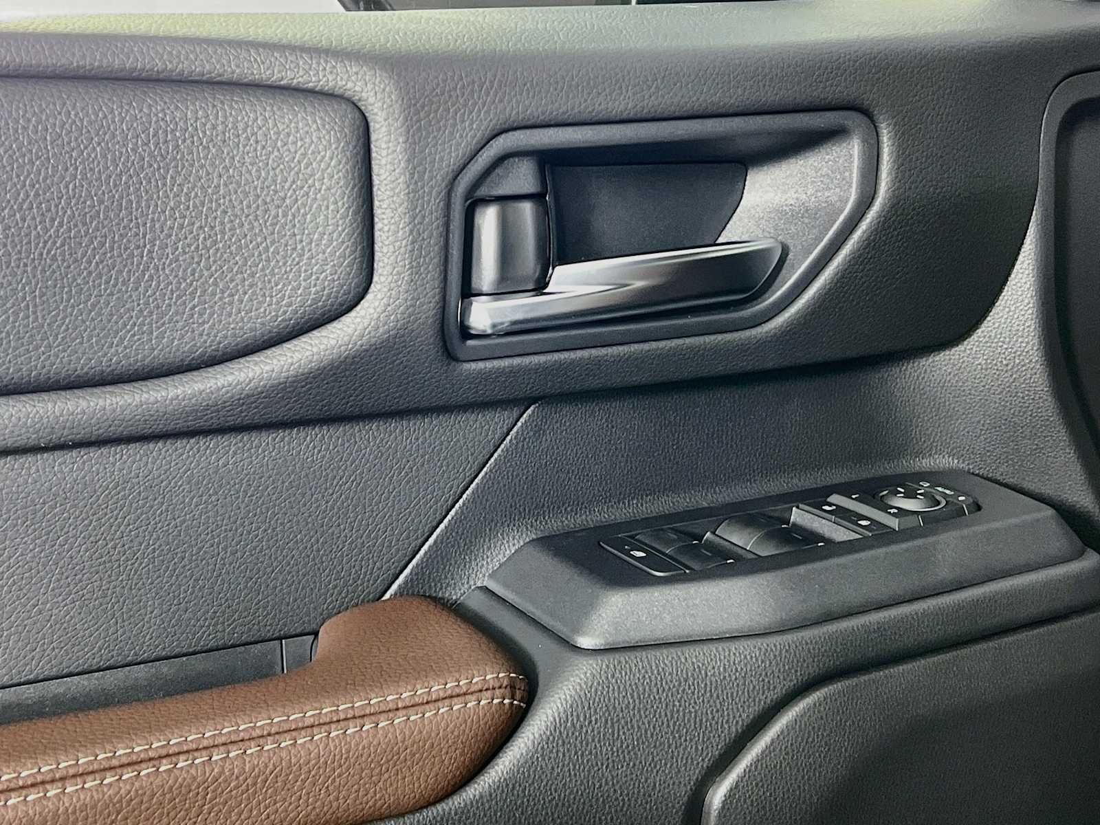 New 2027 Heritage Blue/Grayscape Toyota Land Cruiser image 17