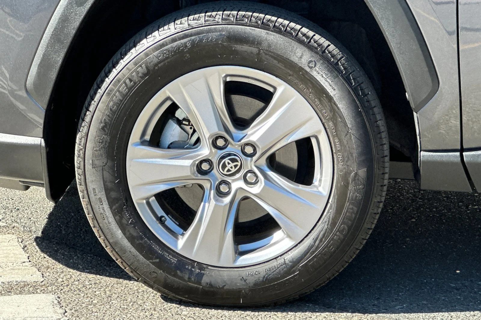 2023 Toyota RAV4 XLE - Photo 16