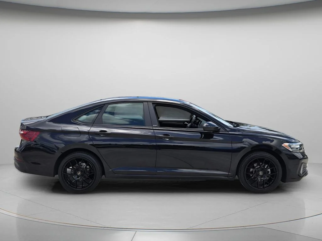 Used 2024 Black Volkswagen 1.5T Sport image 8