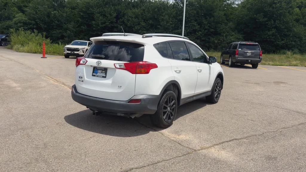 Used 2013 White Toyota LE image 8