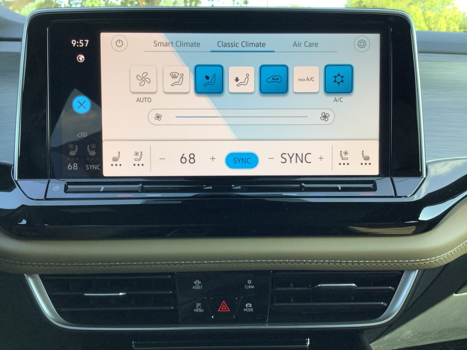 New 2026 DEEP BLACK Volkswagen 2.0T SE w/Technology image 17