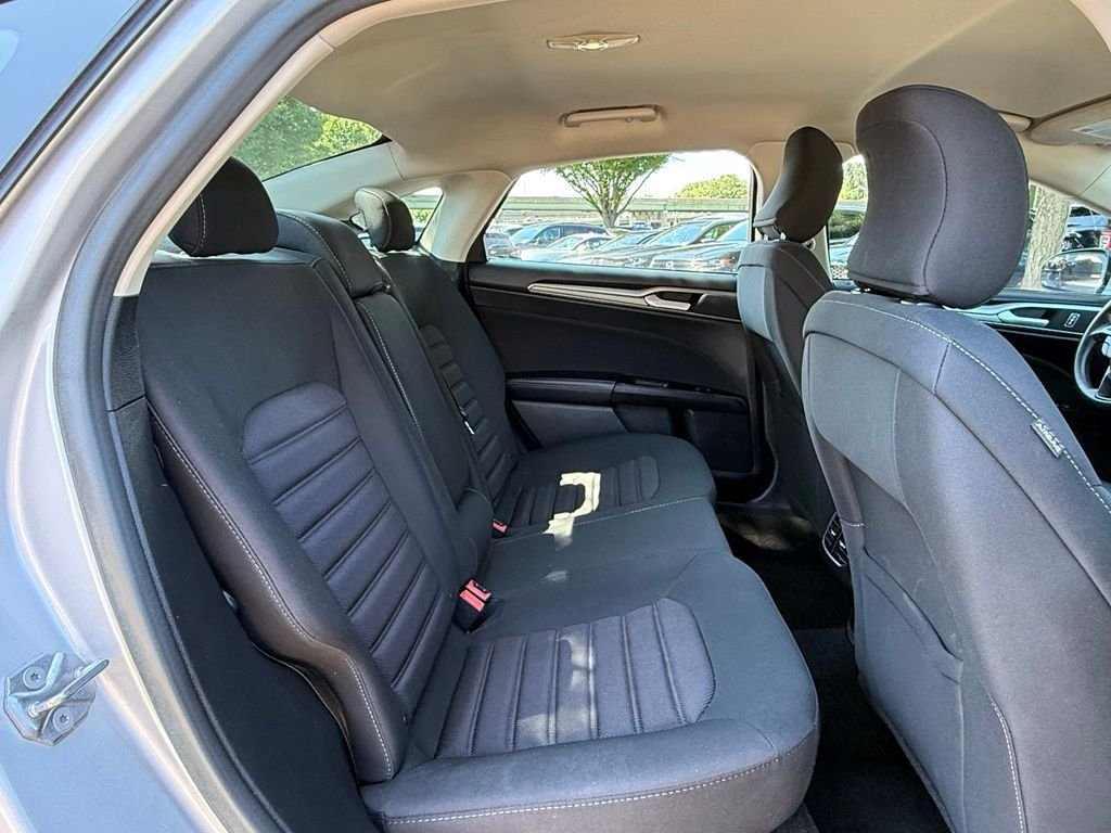 Used 2017 Silver Ford SE image 28
