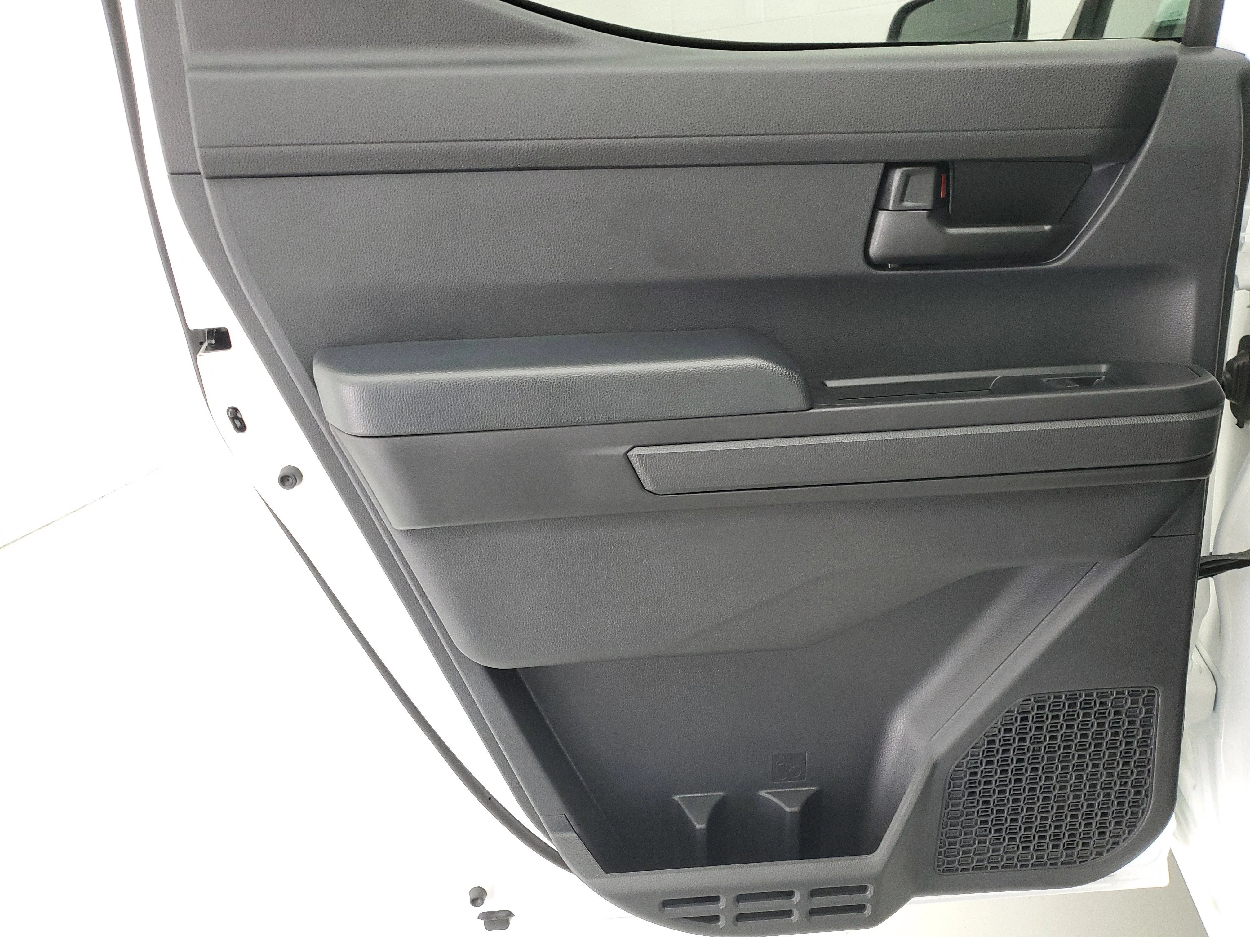 2026 Toyota Tacoma SR5 - Photo 16