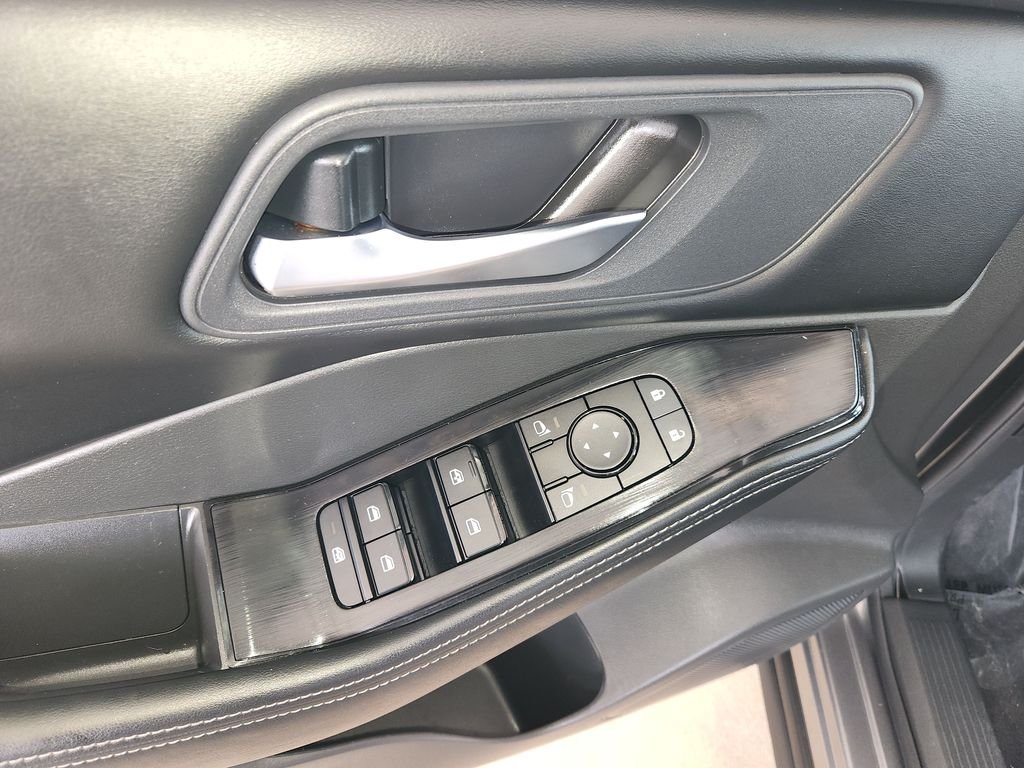 Used 2025 Gray Nissan SV AWD image 29