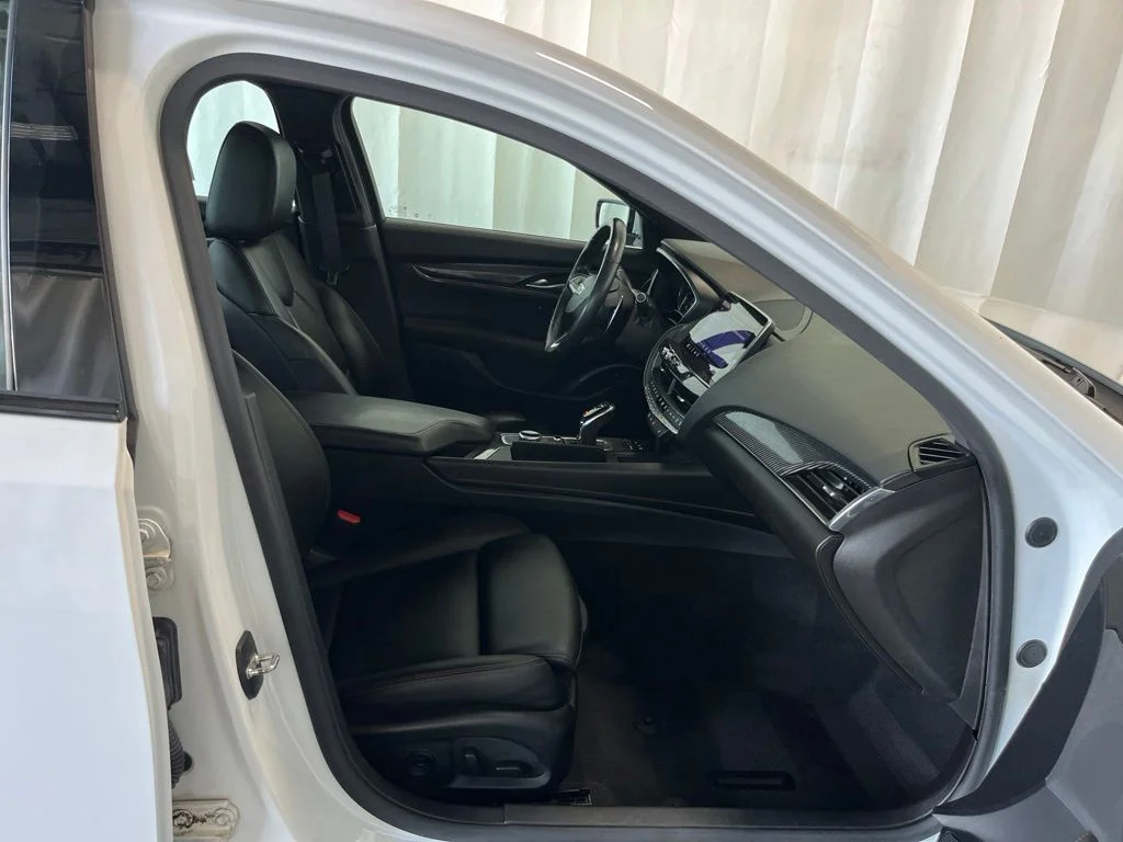 Used 2020 White Cadillac Sport image 20