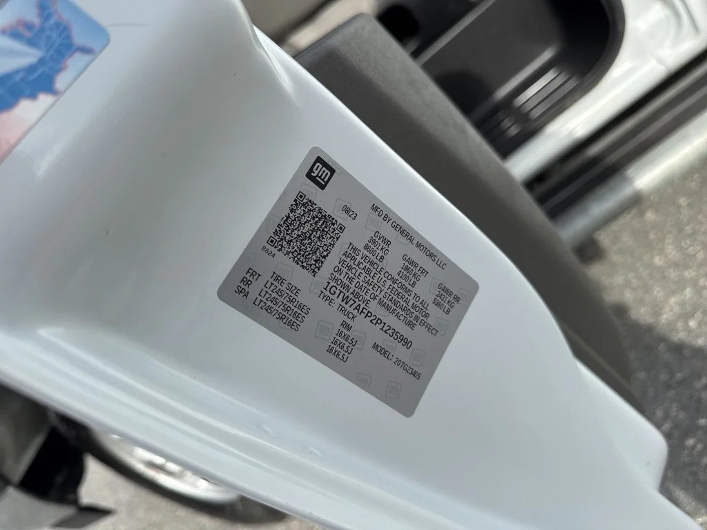 Used 2023 White GMC Work Van image 27