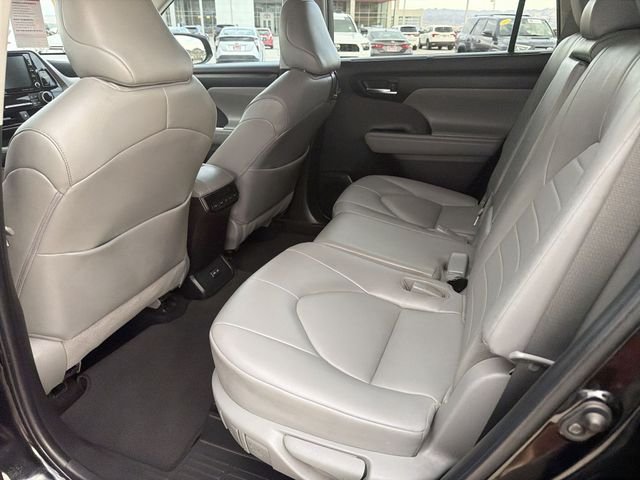 Used 2022 Black Toyota XLE image 29