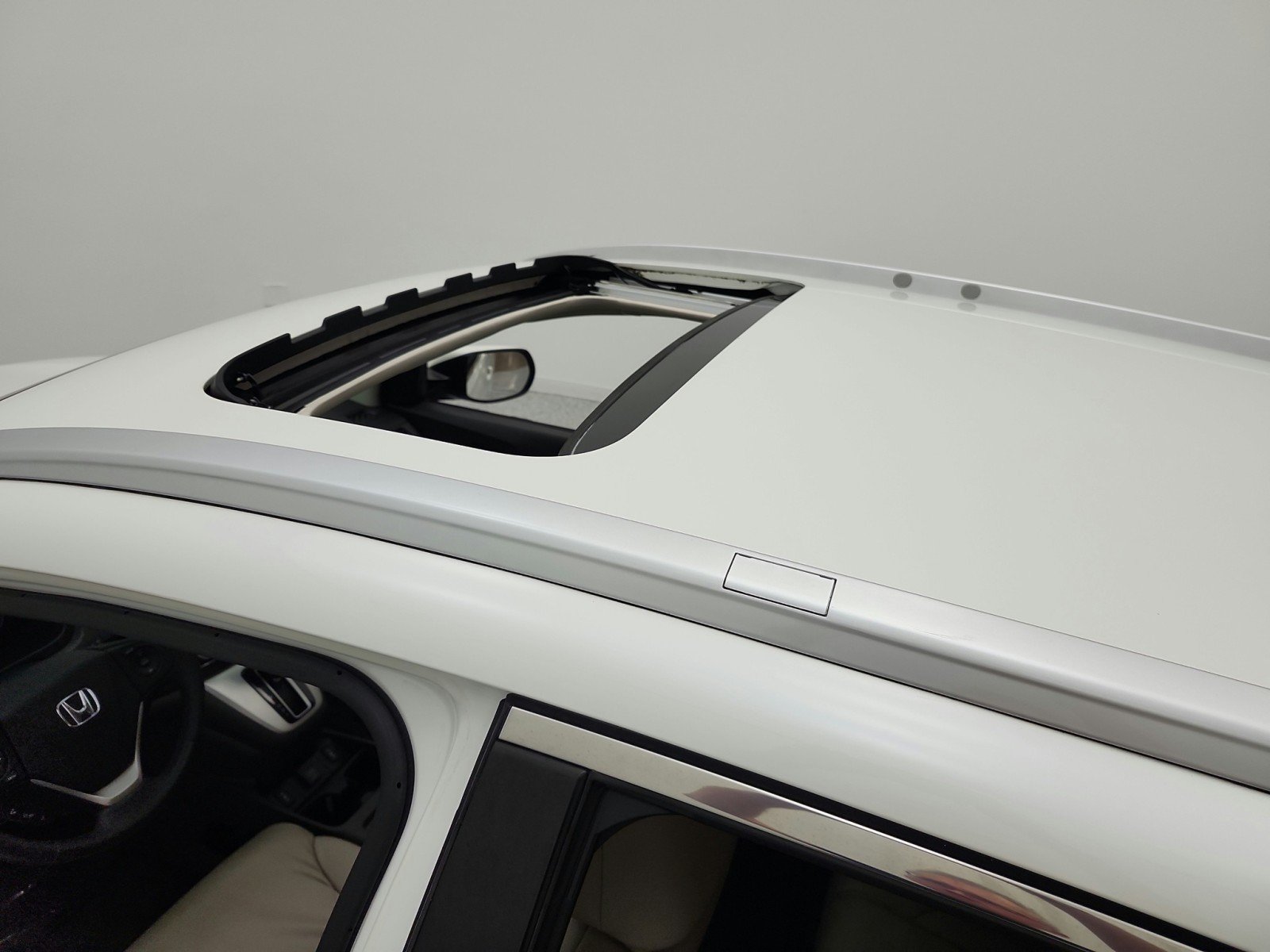 Used 2014 White Diamond Pearl Honda 2WD 5dr EX-L image 11